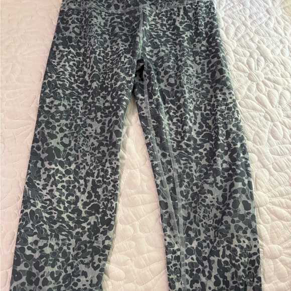 JoyLab Gray Leopard Print Leggings - Picture 1 of 4